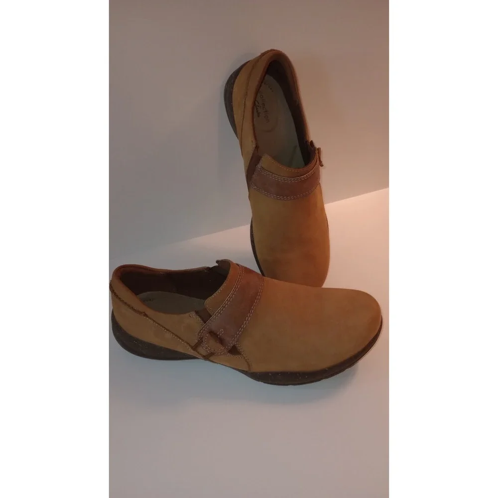 Clarks Roseville Dot Loafers Womens 9.5 Tan Nubuck Leather Slip On Shoes